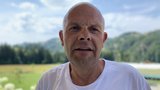 Alain Bürgin arbeitet gerne im Wald und mit Holz und will als Unternehmer eine bessere Wertschöpfung. (Bild: Josef Scherer)